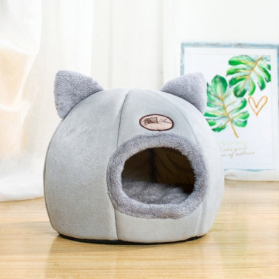 niche-pour-chaton-seule-dans-salon