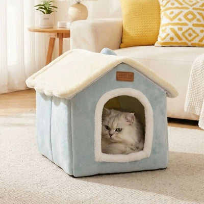 cabane a chat helicha bleu sur tapis