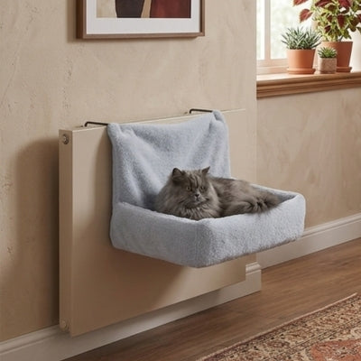 hamac radiateur pour chat kinial dans le salon