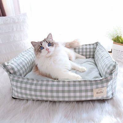 lit-pour-chat-vicarou-variante-vert-avec-chat