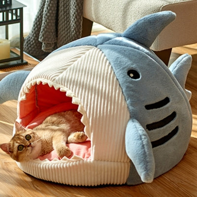maison-pour-les-chats-requin-variante-bleu