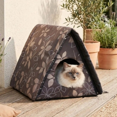 maisonnette chat exterieur fouly dans le jardin
