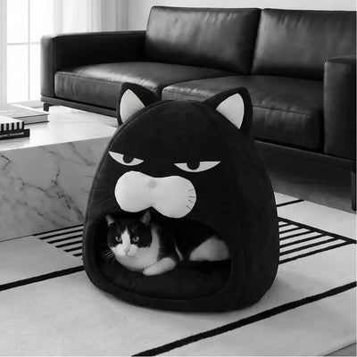 maisonnette chats kanuria avec chat noir et blanc