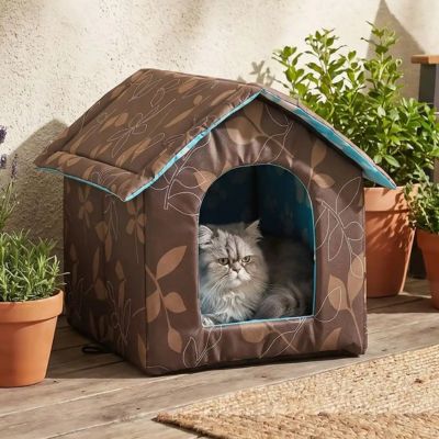 niche à chat extérieur tyraul dans le jardin