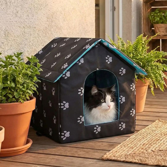 niche exterieur chat vanicel dans le jardin